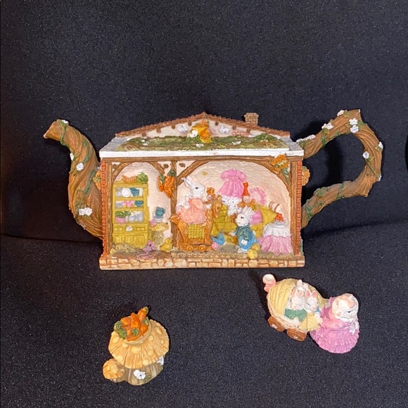 Bundle only! Bunny Rabbit Mini Ceramic Teapot - Picture 1 of 9